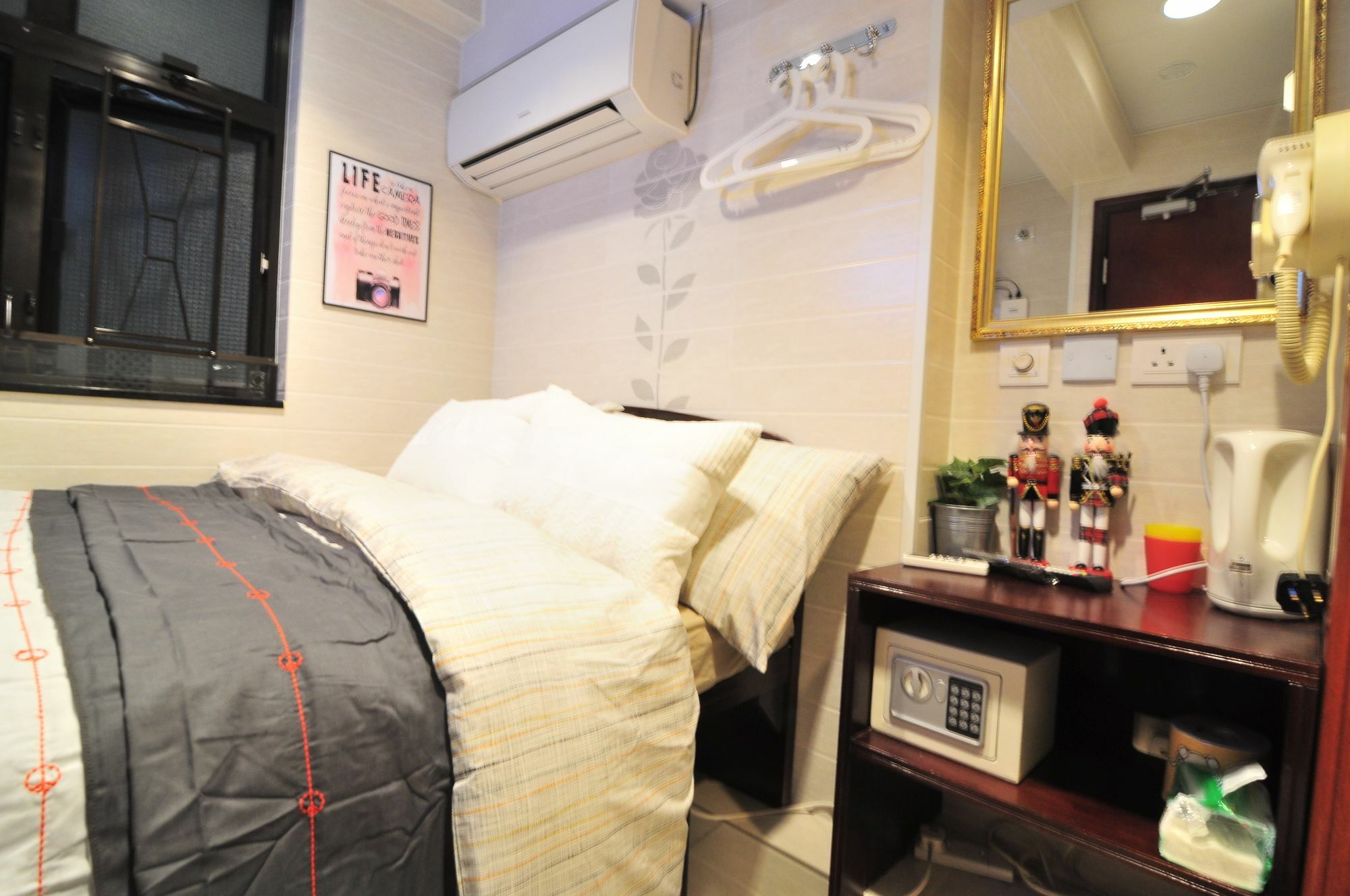 Big Wave Travel Hotell Hongkong Exteriör bild